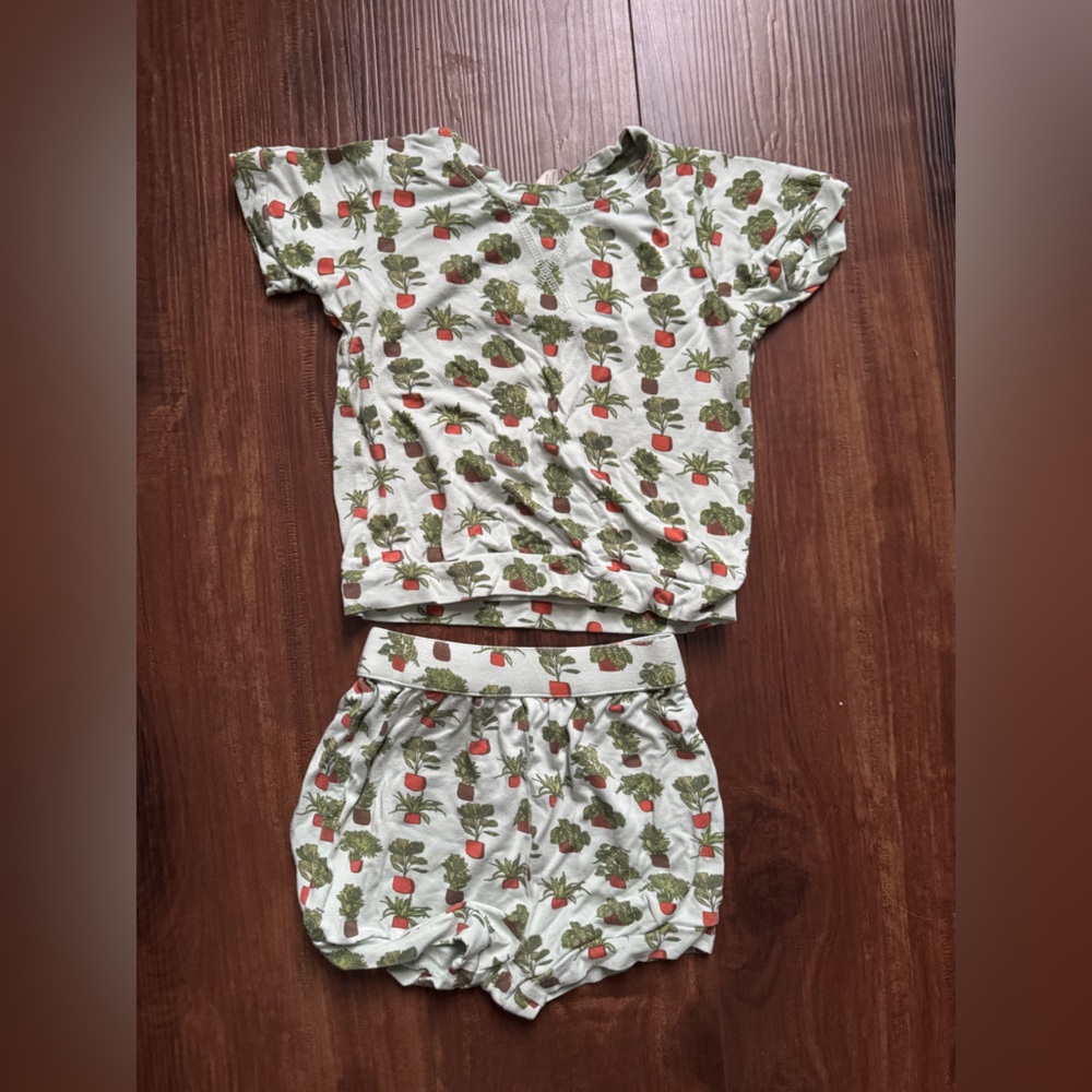 Kate Quinn matching set